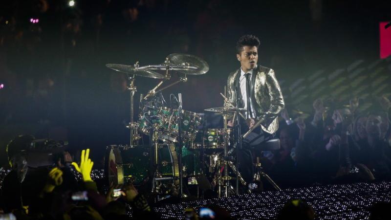 Bruno Mars & Red Hot Chili Peppers live beim Super Bowl 2014