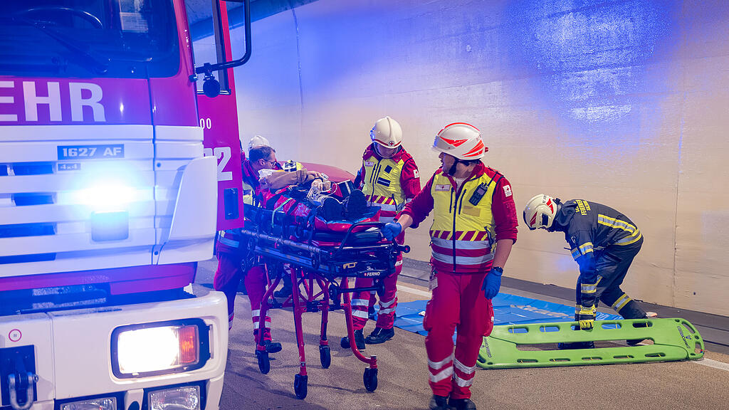 Große Einsatzübung im Lieferinger-Tunnel