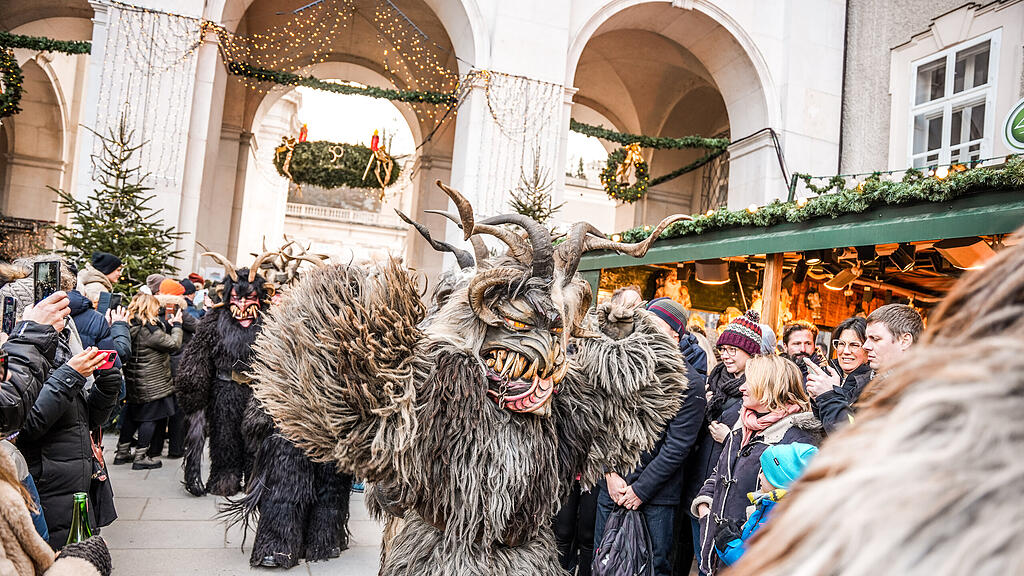 Krampuslauf am Christkindlmarkt Salzburg