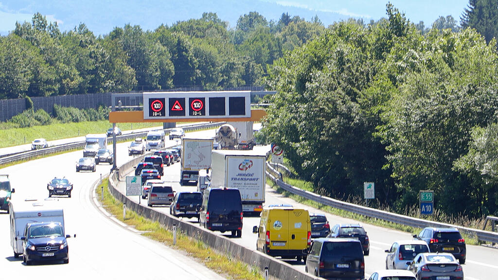 stau a1 a10 reiseverkehr