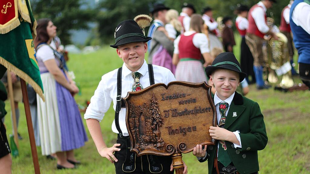 75 Jahre Trachtenverein  D\u00b4Puachstoana