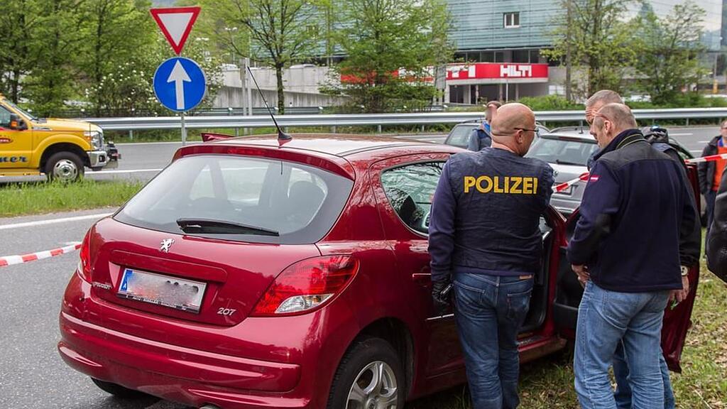 Mit diesem Auto floh der Mann vergeblich nach dem Bankraub in Neumarkt fliehen.