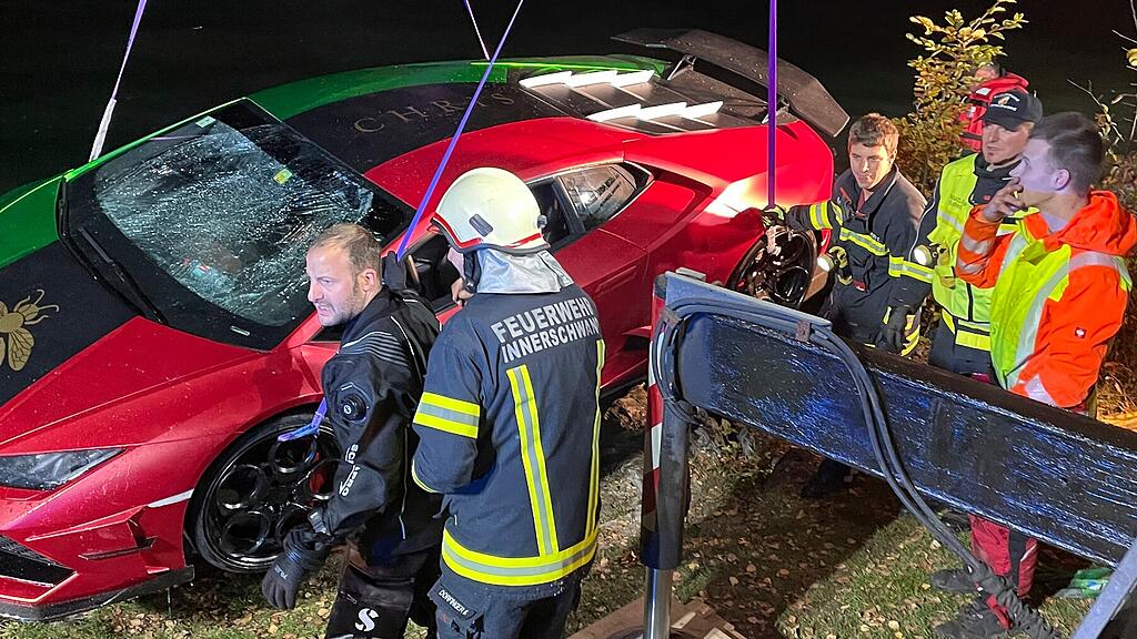 Lamborghini versinkt im Mondsee