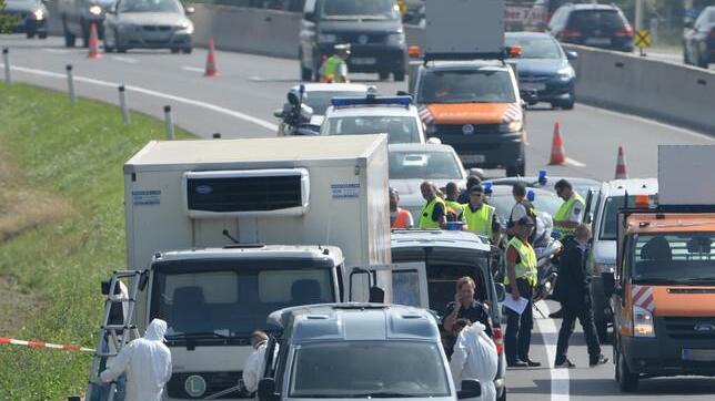 Leichen in Schlepperfahrzeug auf A4