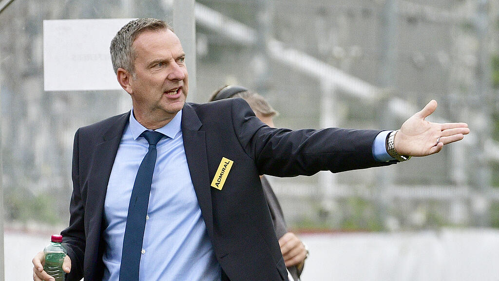 Dominik Thalhammer hatte mit den ÖFB-Damen gegen England das Nachsehen.