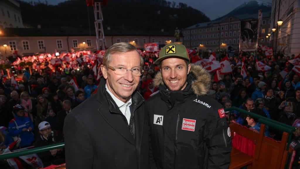 Salzburg begrüßt Ski-Helden am Mozartplatz