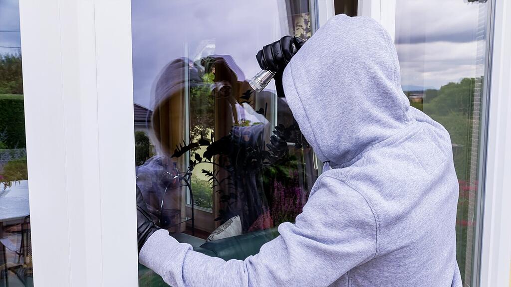 Der Mann sei plötzlich vor dem Haus der Familie aufgetaucht. (Symbolbild)