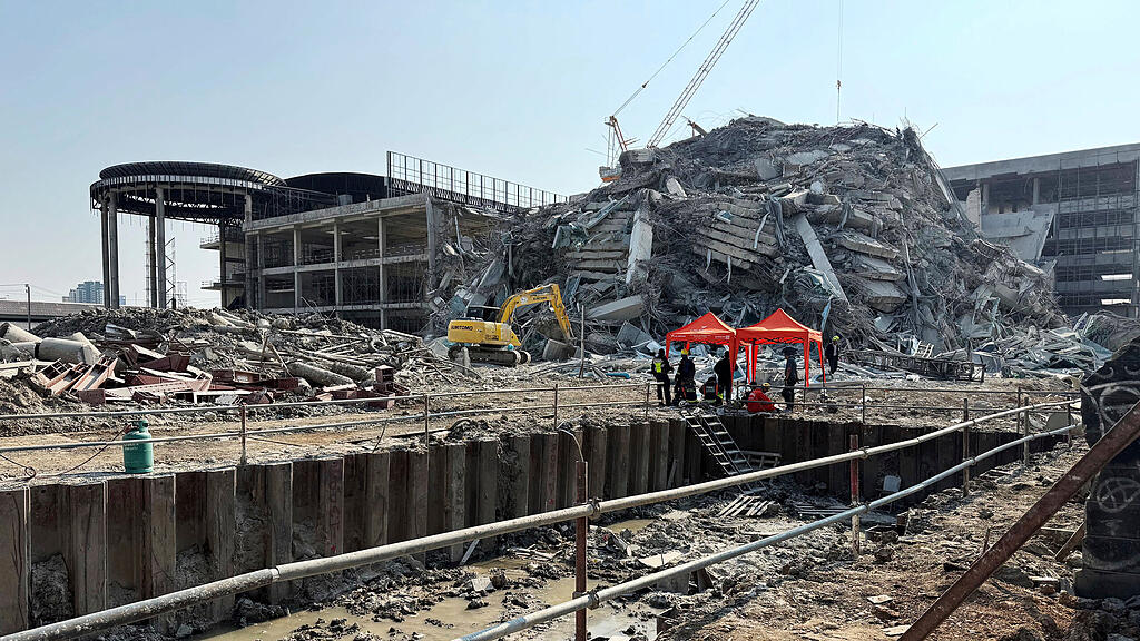 Thailand Earthquake =(2).jpg