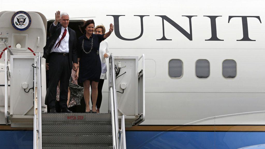 Mike Pence besucht Japan
