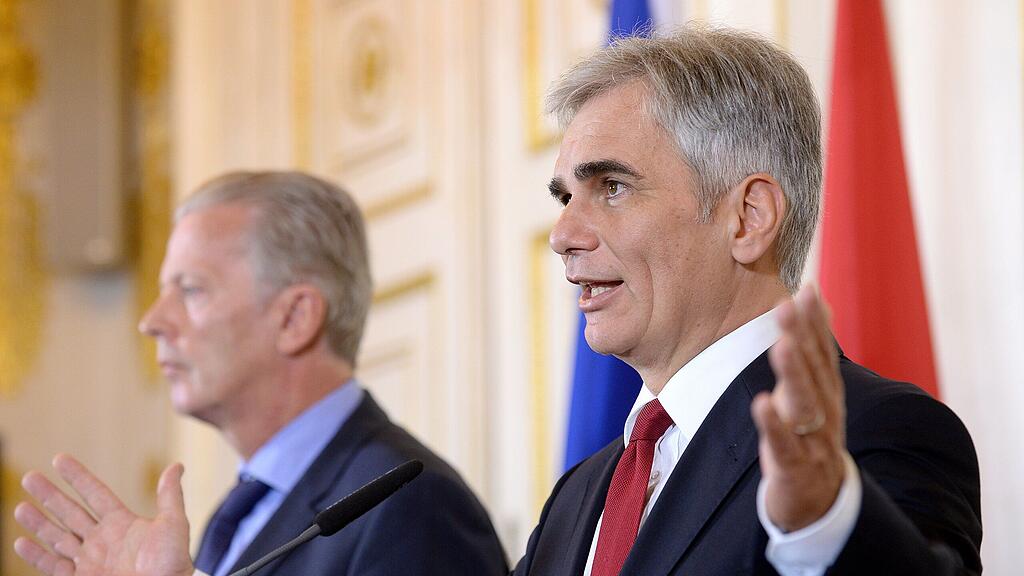 Werner Faymann (r.) und VK Reinhold Mitterlehner während des Pressefoyers nach einer Sitzung des Ministerrates am Mittwoch.