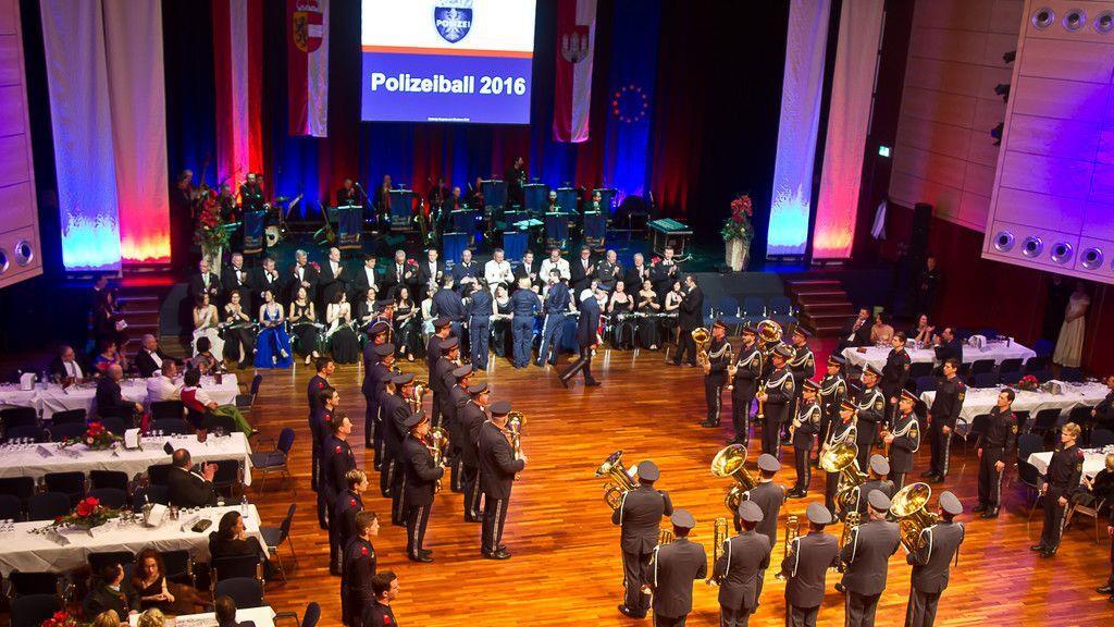 Polizeiball I