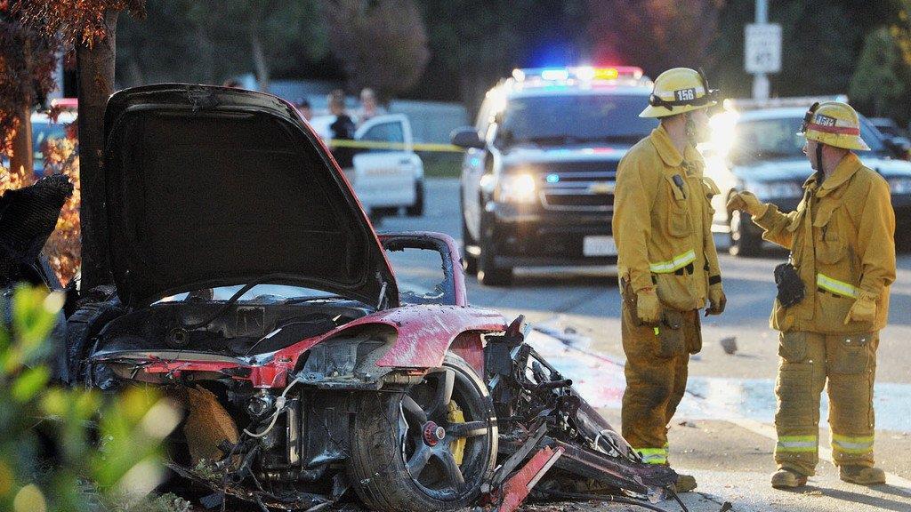 Paul Walker stribt bei Unfall: Unfallfotos