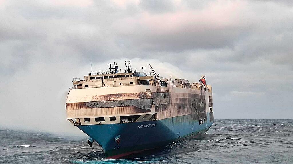 Frachter im Atlantik