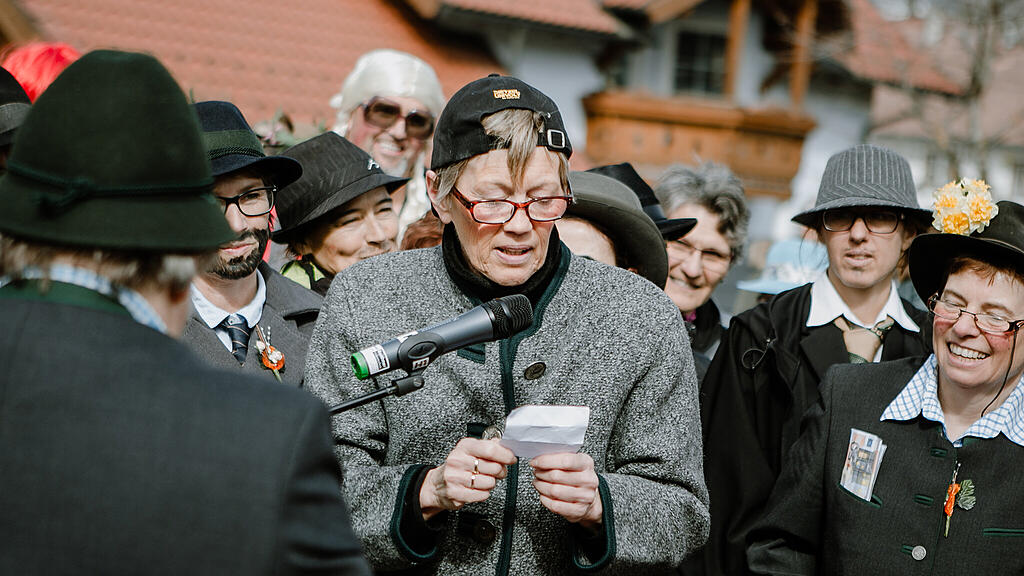 Verkehrte Hochzeit, Kirche
