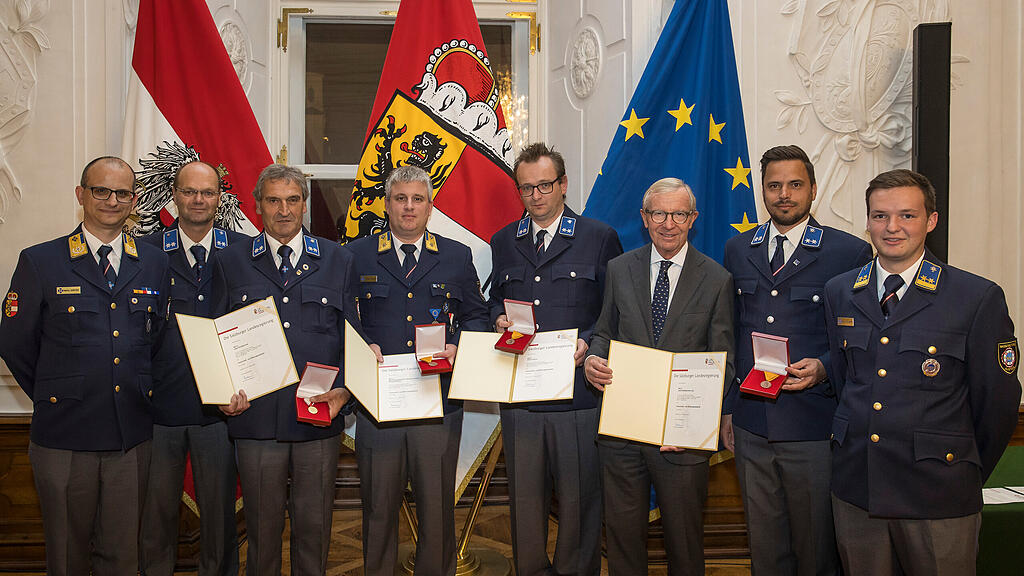 Wasserretter und Wasserretterinnen in Landesresidenz