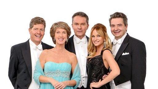 Die Opernballkleider 2014 von Mirjam Weichselbraun und Barbara Rett