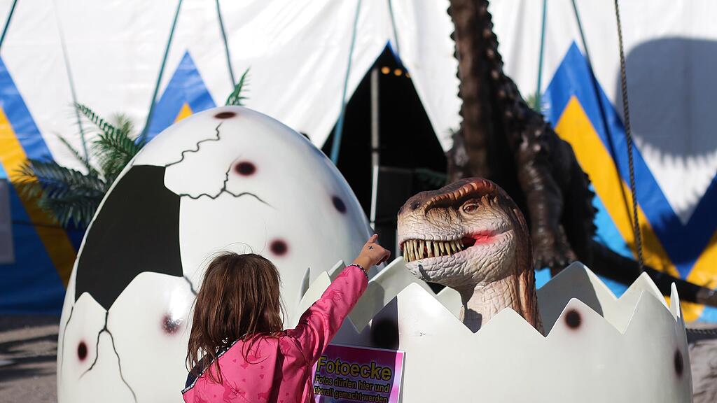 "Big King Dinosaurier of Animatronic" in Bischofshofen