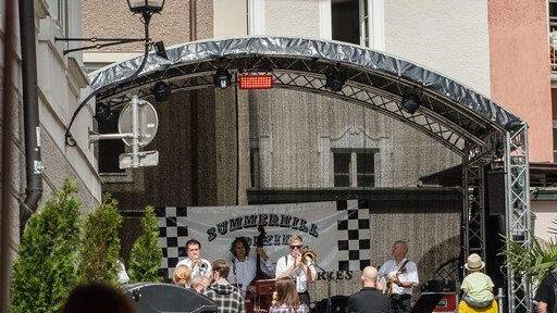 Linzergassenfest 2015 bei Sonnenschein eröffnet