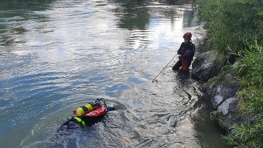 Bruck: Kind in Salzach vermisst