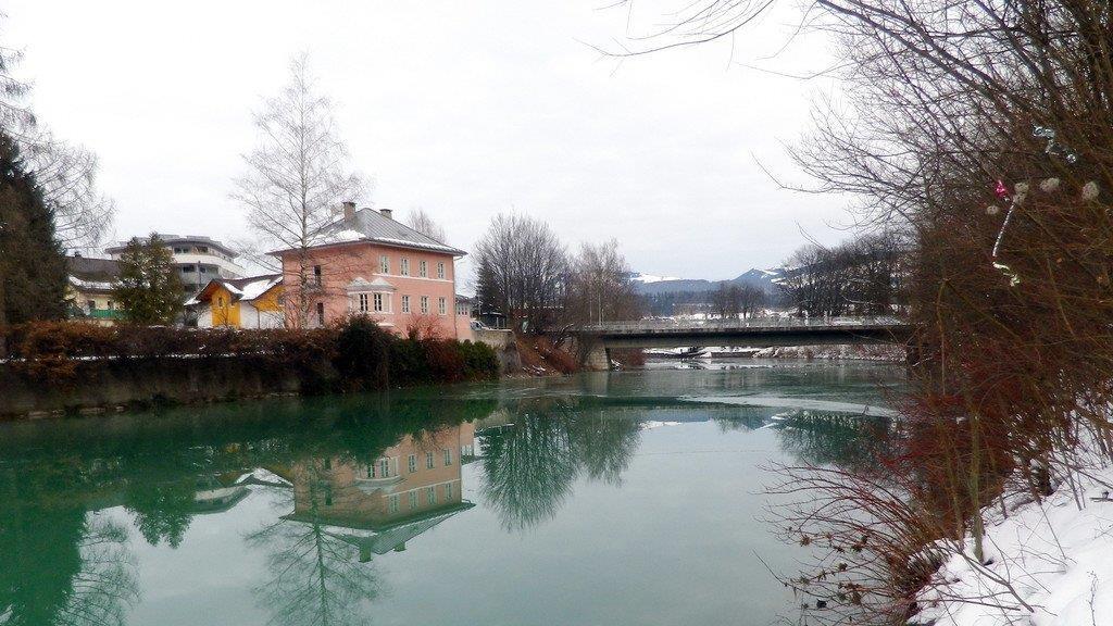 Blick über die Salzach in Hallein