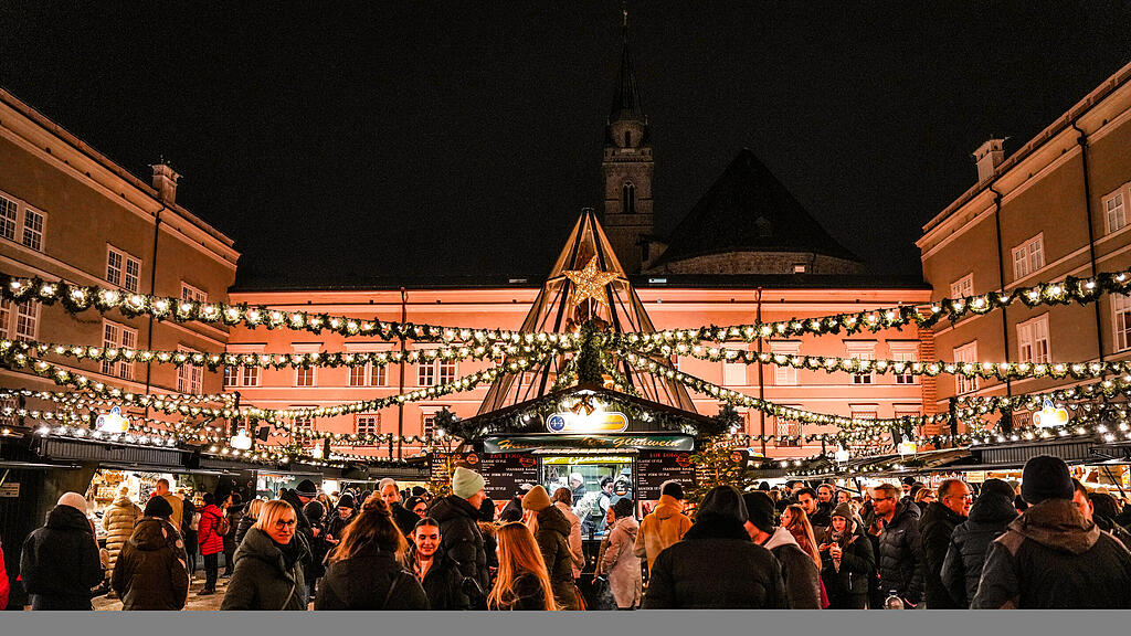 Impressionen der Christkindlmarkt Er\u00f6ffnung