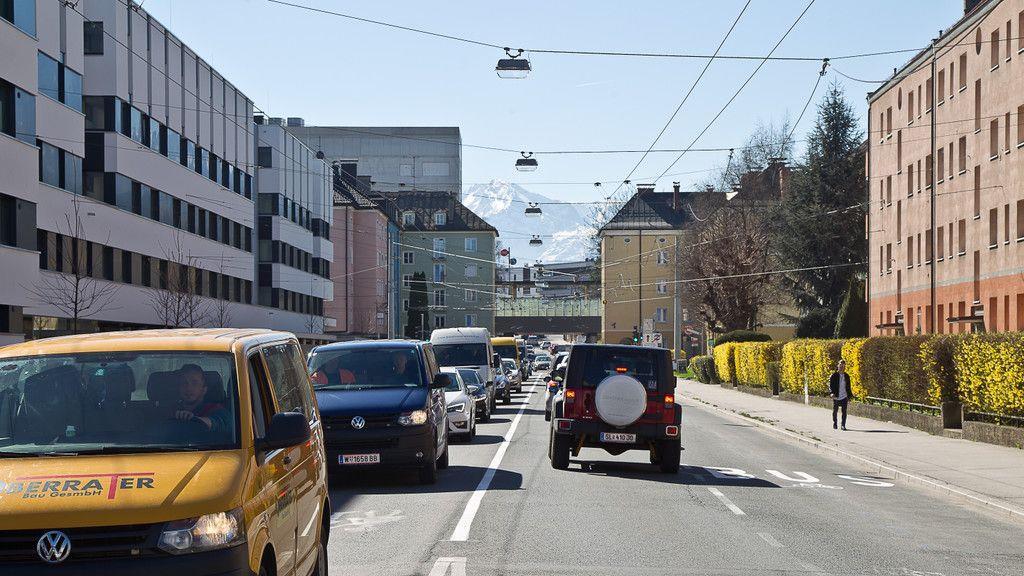 Neue Busspur in der Rudolf-Biebl-Straße