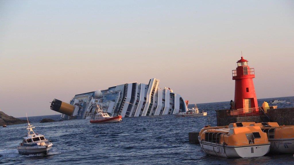Kreuzfahrtschiff "Costa Concordia" vor der Toscana auf Grund gelaufen
