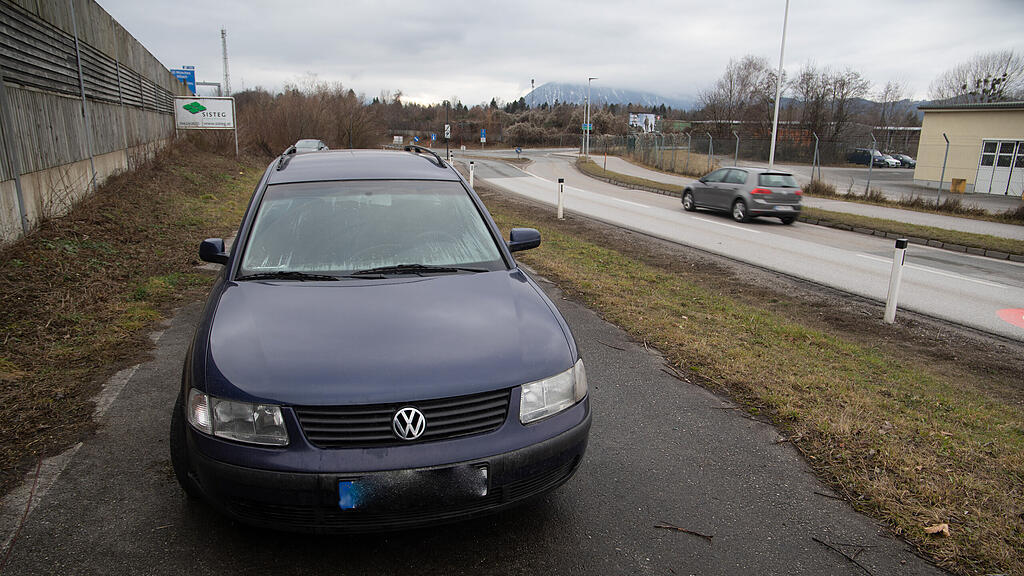Abgestelltes Auto Wals-Siezenheim