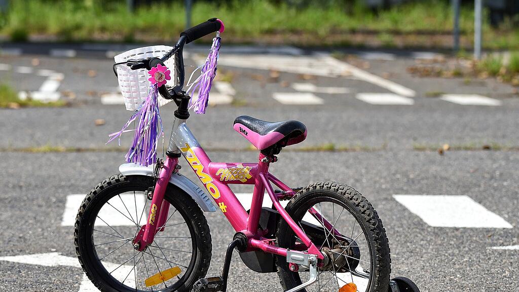 bicycle-ga04894545_1920.jpg