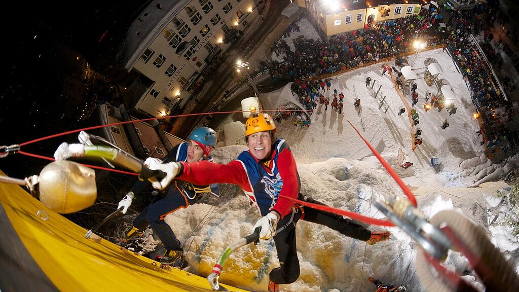 Georg Santner, der Sieger von 2012, an der Eiswand in Bad Gastein.