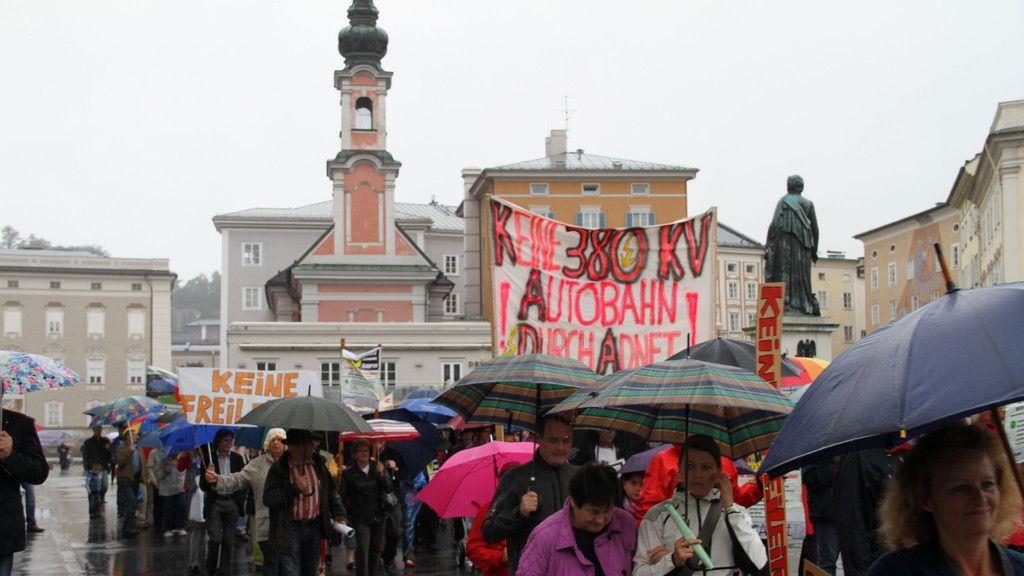 Demonstration 380 kv Mozartplatz