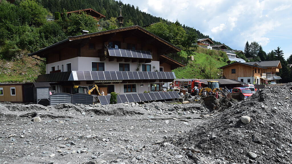 Unwetter_Mittersill_Aufr\u00e4umarbeiten III