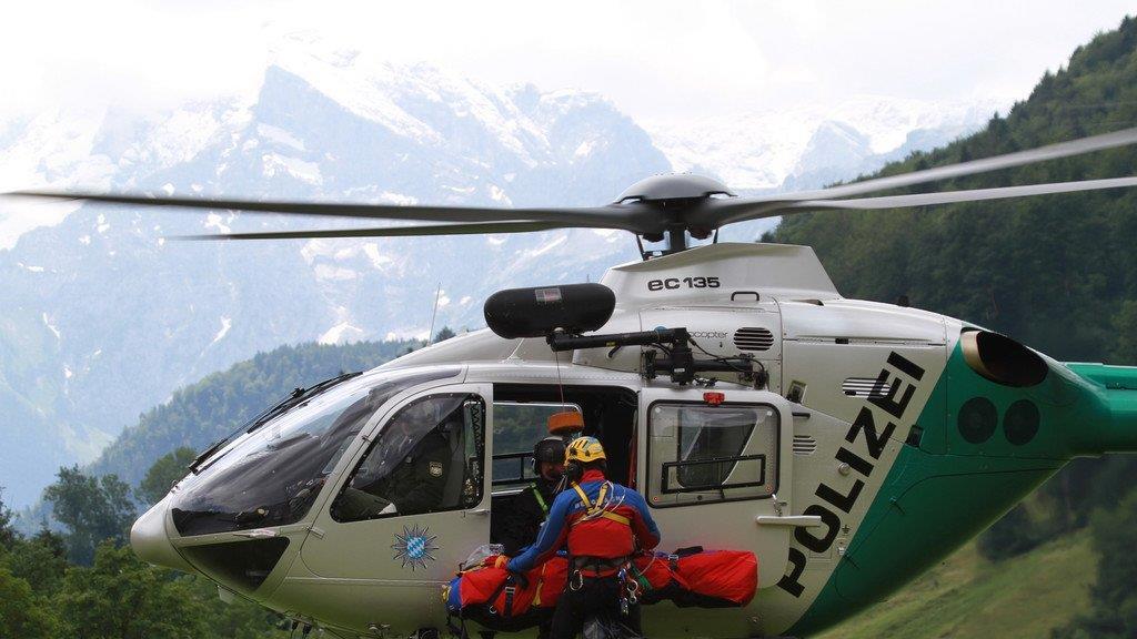Bergsteiger stürzt in Kluft