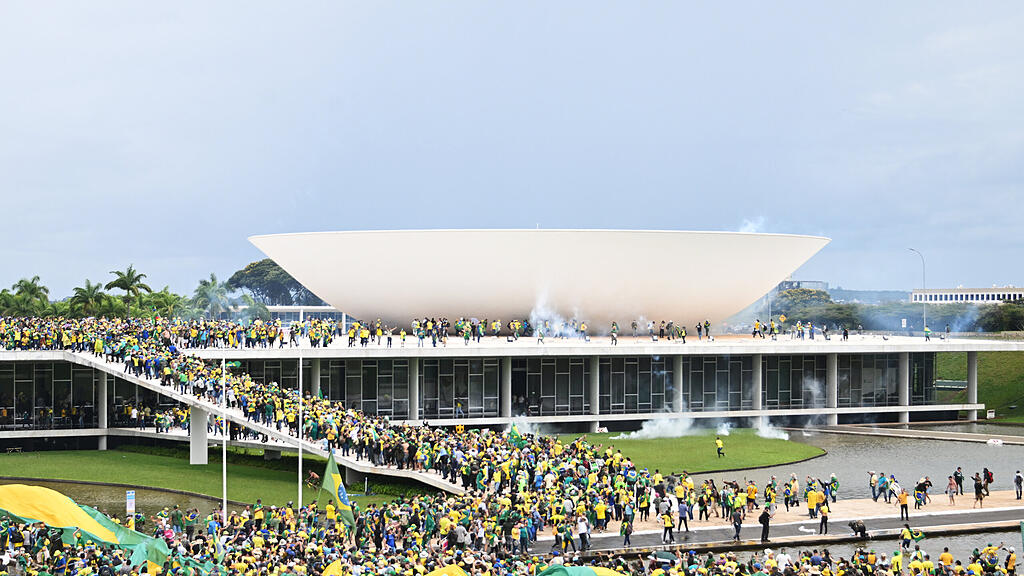 Kongress-Sturm_Brasilien