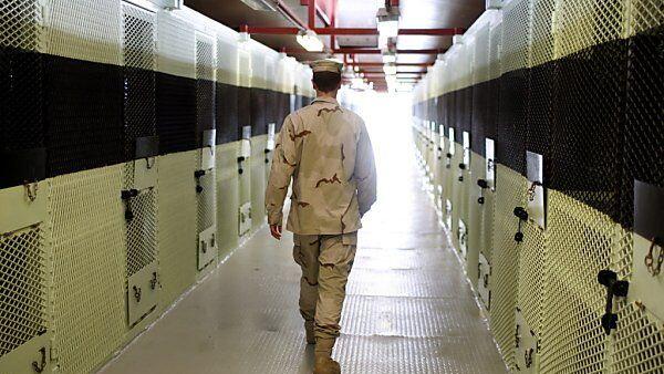 102 Guantanamo-Häftlinge verweigern Nahrung