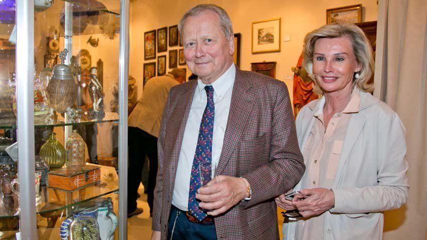 Wolfgang Porsche und Claudia Hübner zeigten sich begeistert von den antiken Stücken.