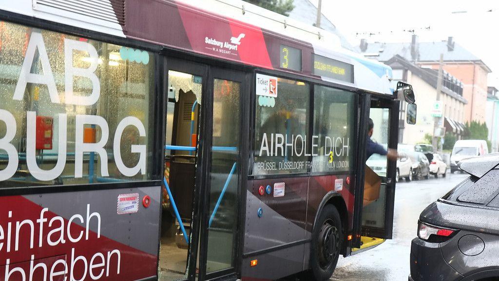 Pkw kollidiert mit Obus
