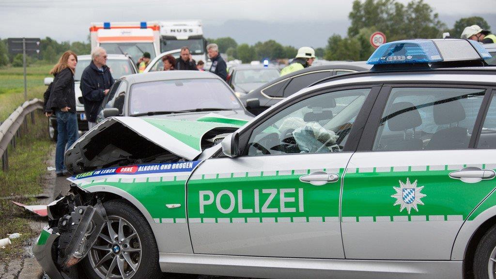 Unfall mit Polizeiauto