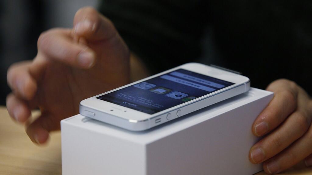Gratis- oder Billig-iPhones sind um bis zu 45 Prozent teurer als freie, stellt die AK Oberösterreich fest.