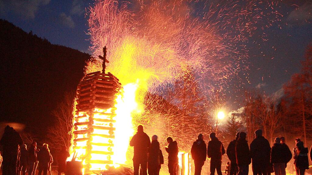 Osterfeuer Tamsweg und Thomatal
