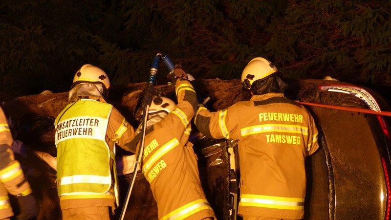 Pkw-Überschlag auf B95