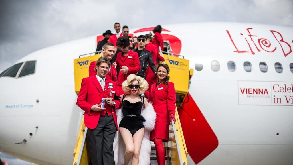 Star-Gäste des Life Balls 2014 in Wien gelandet - mehr Bilder