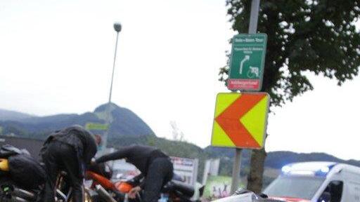 Harley-Fahrer schleudert in Gegenverkehr