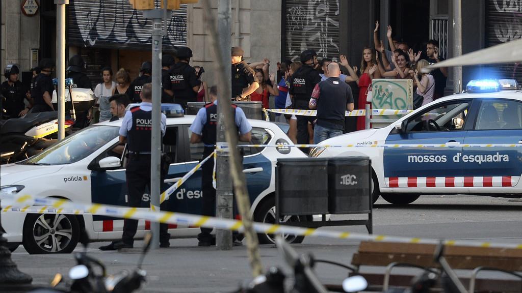 Schock und Trauer nach Anschlag in Barcelona