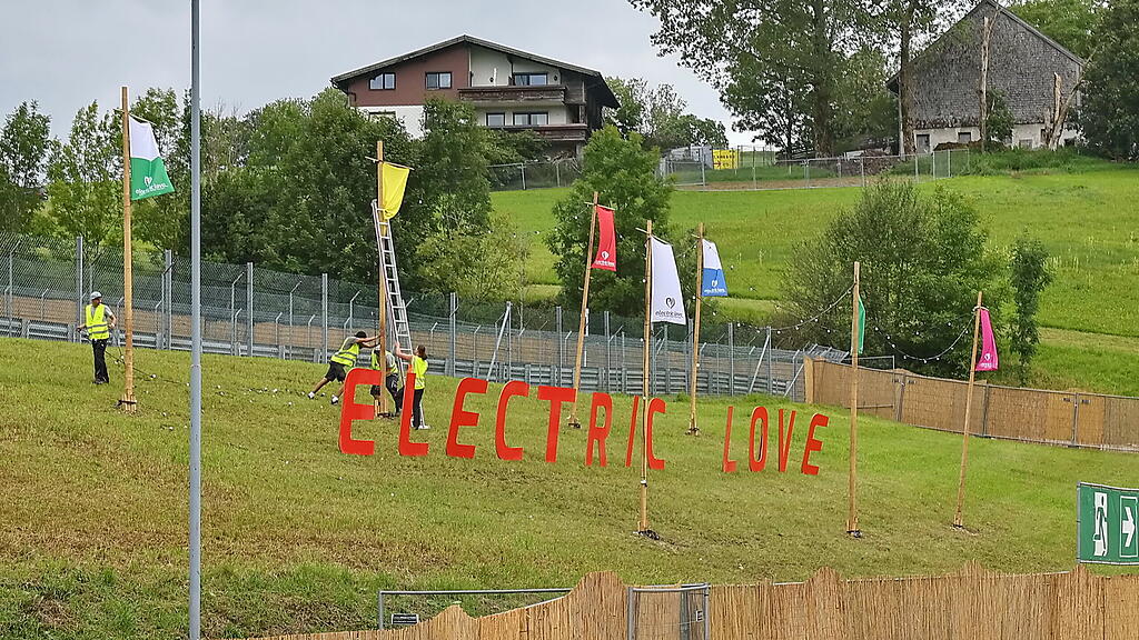 Aufbauarbeiten Electric Love 2021