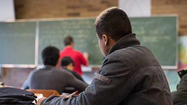 Schulen werden zu Unterkünften umgebaut