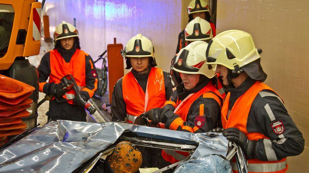 Feuertaufe: Großübung im Lieferinger Tunnel
