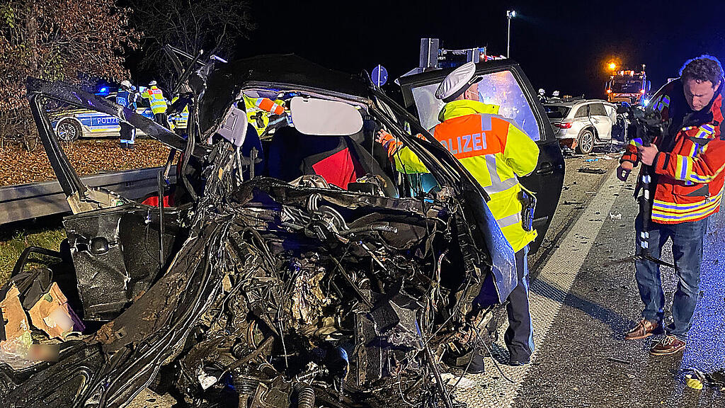 Vier Tote auf A99 bei Hohenbrunn