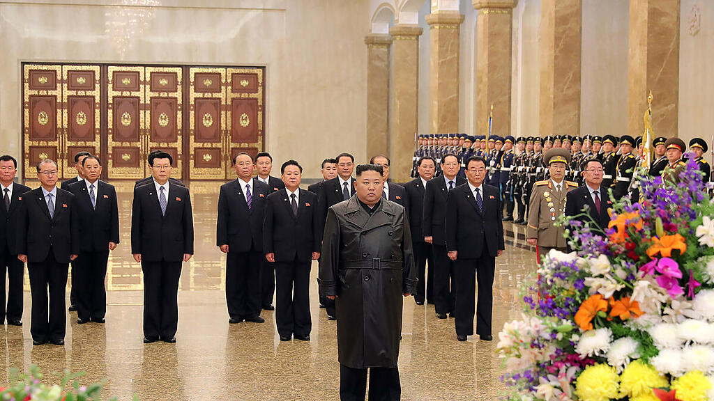 Kim besuchte den Kumsusan-Palast der Sonne
