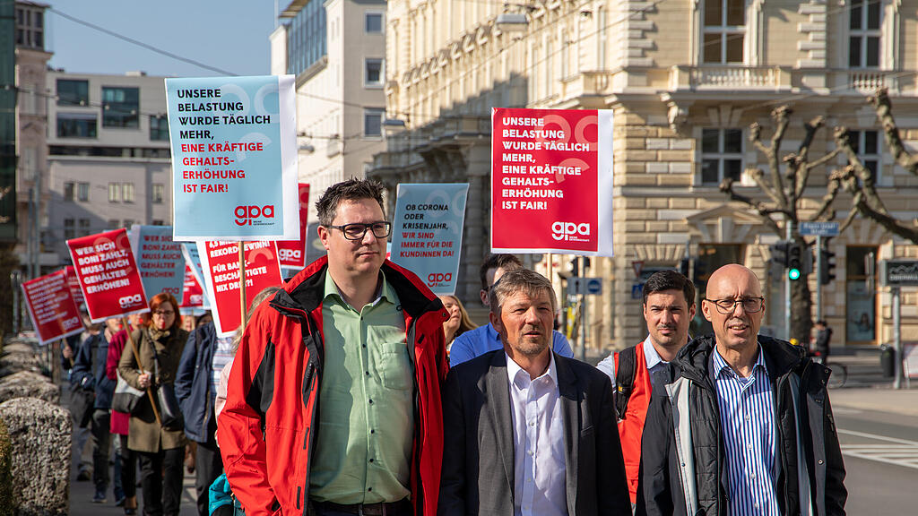 Protestkundgebung der Bankangestellten in Salzburg